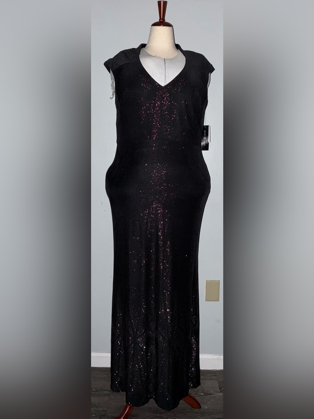 Betsy & Adam Black Red Glitter Evening Gown – Plus Size 18W